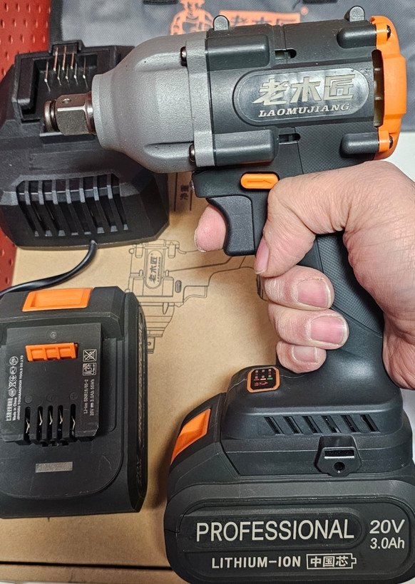 بکس شارژی براشلس صنعتی ۳۳۰نیوتن یک سال گارانتی